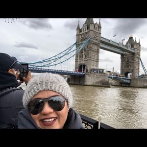 Meet your Posher, Alejandra